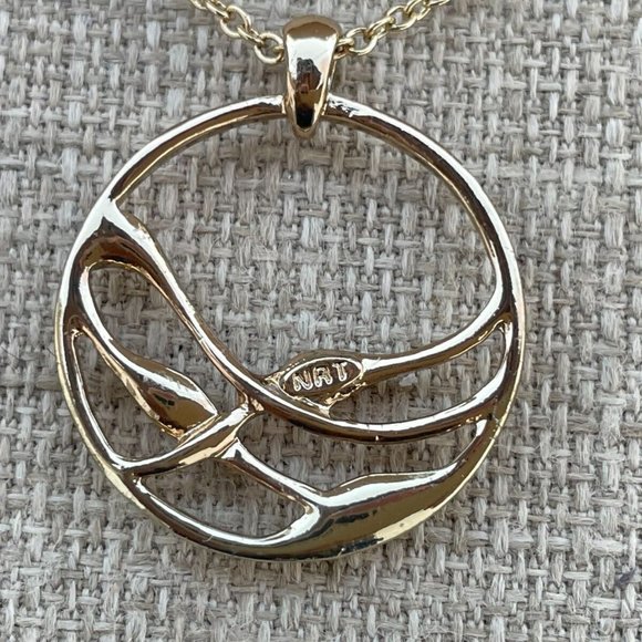 NRT Vintage Necklace Crystal Accent Gold Tone Pendant Necklace Jewelry - Picture 9 of 12